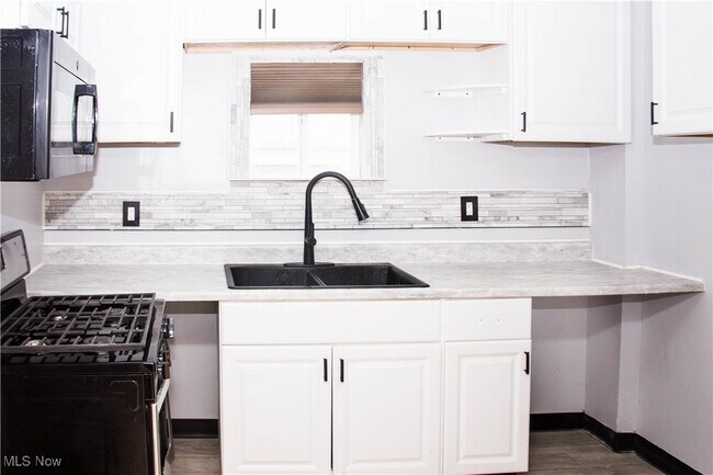 Building Photo - 1093 Wilbur Ave