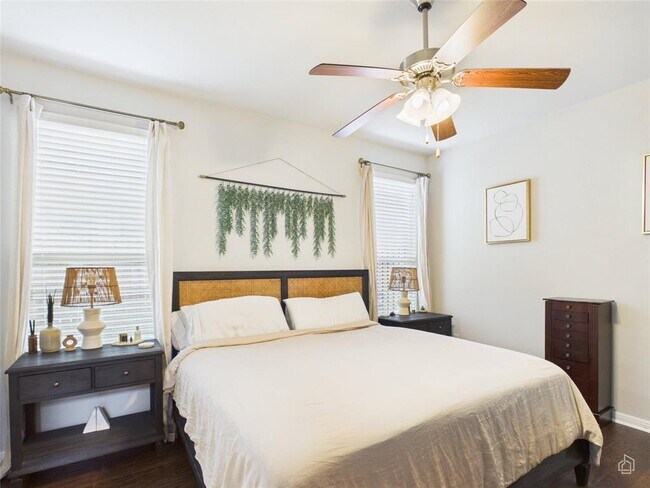 Building Photo - 9310 Tanager Way