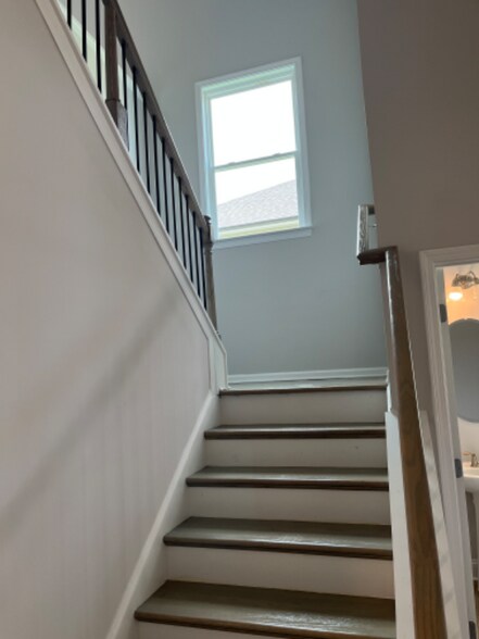 Building Photo - 414 Kinross Ln