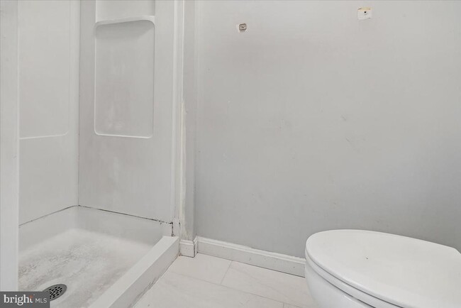 Building Photo - 5913 Spruce Run Ct
