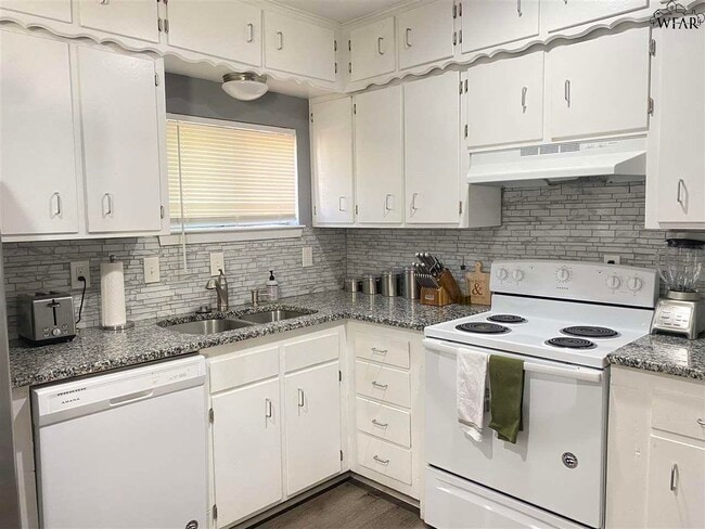 Building Photo - 4118 McGaha Ave
