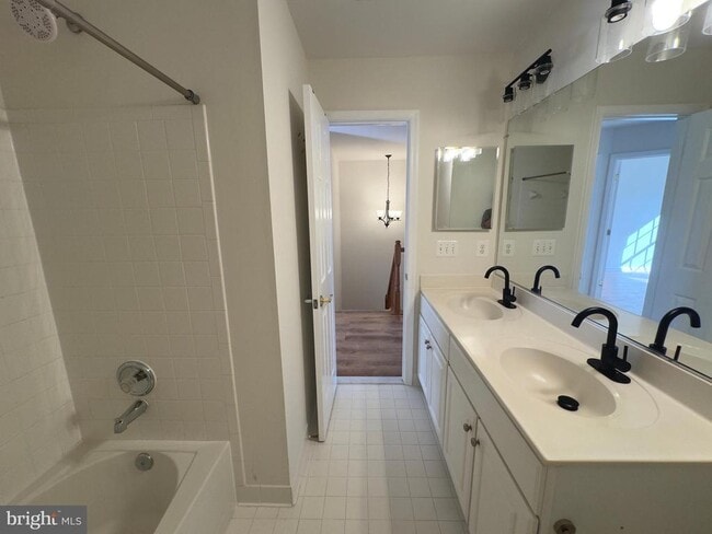 Building Photo - 24652 Kings Canyon Square