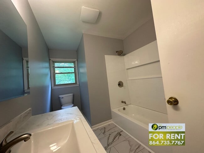 Building Photo - Newly renovated, cute Easley 3/1.5 Available!