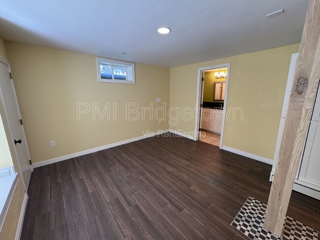 Building Photo - 2315 SE 38th Ave
