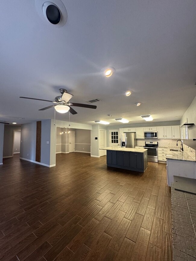 Building Photo - Rental Property