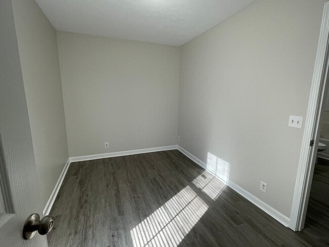 Building Photo - 1708 Underwood St