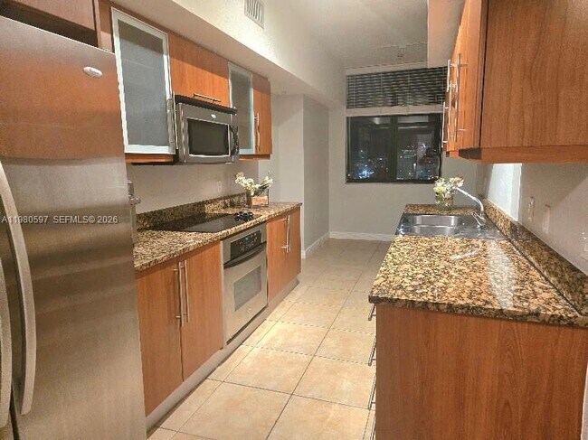 Building Photo - 888 Douglas Rd