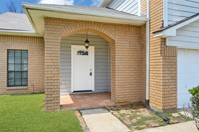 Building Photo - 12322 Meadow Ridge Dr