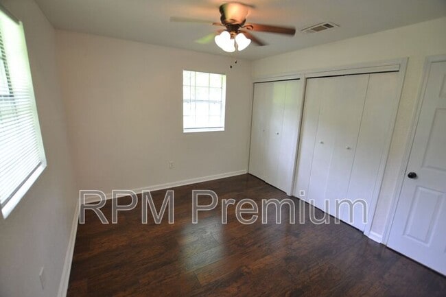 Building Photo - 1857 Theron Dr