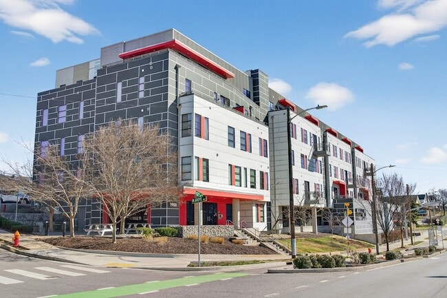 Building Photo - 1900 12th Ave S