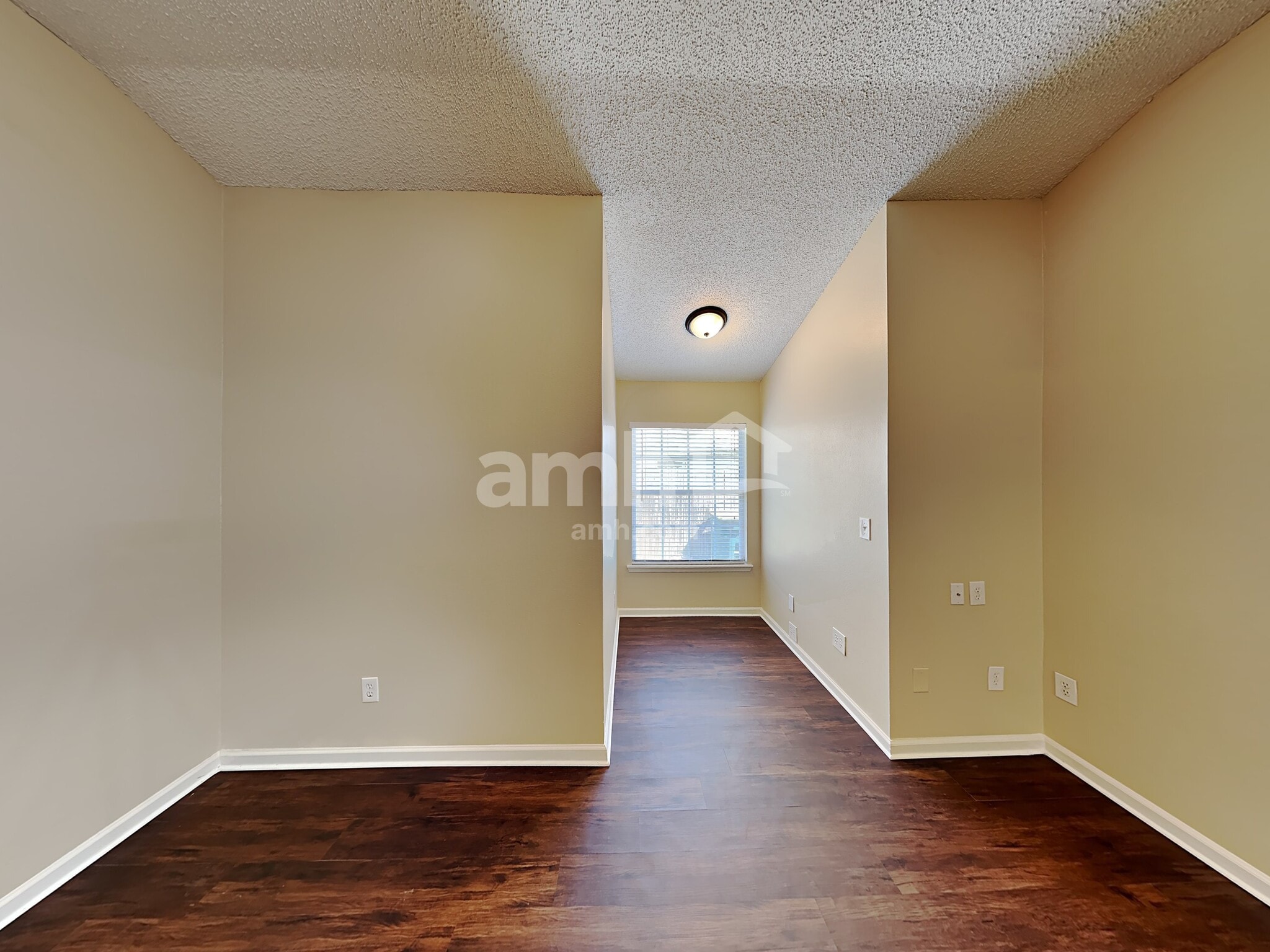 Building Photo - 6118 Alpenrose Ave