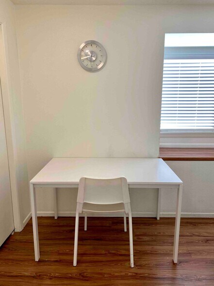 Building Photo - 4135 NW Walnut Pl