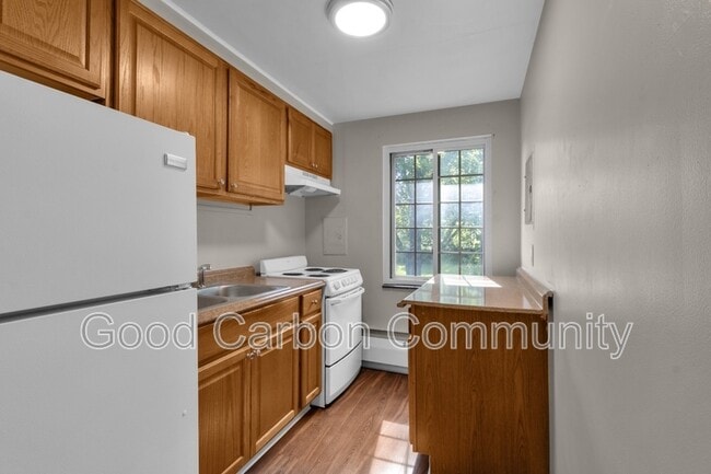 Building Photo - 315 Beattie Ave