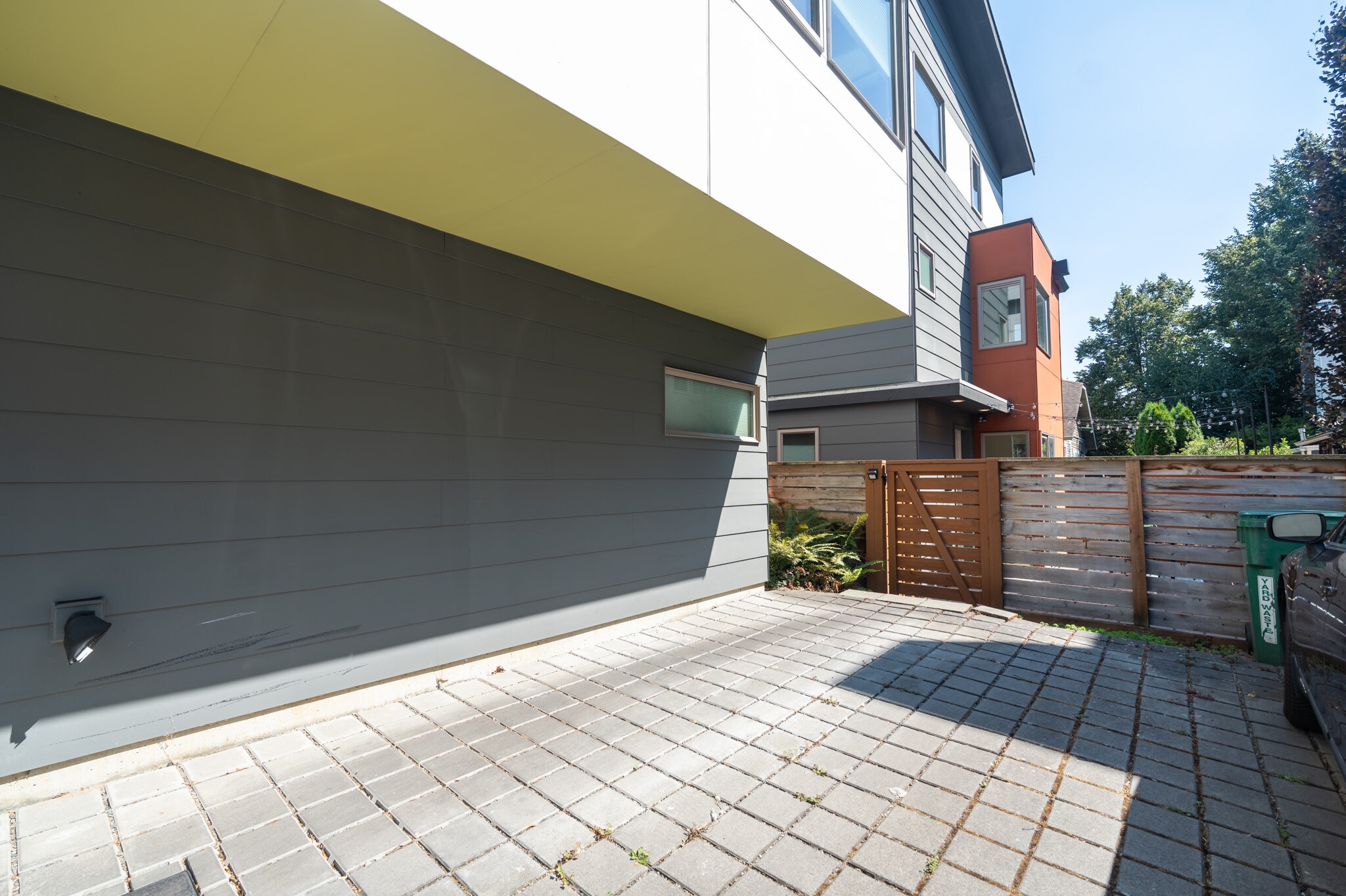 Dedicated parking - 424 26th Ave S