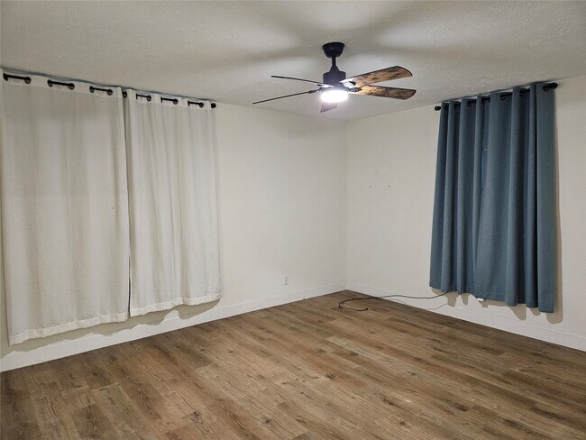 Building Photo - 6446 Brookside Dr