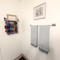 Building Photo - 319 S Porter St