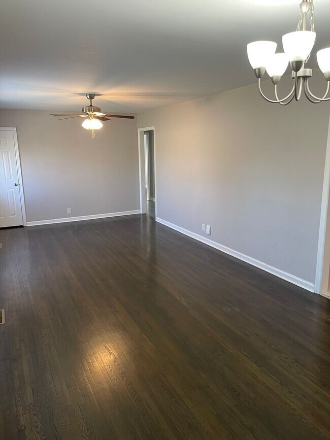 Building Photo - Renovated 1950's 3 Bedroom Home For Rent!