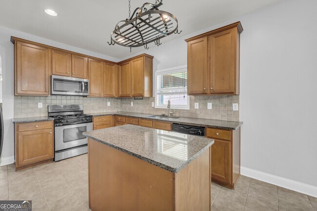 Building Photo - 816 Kaitlyn Dr