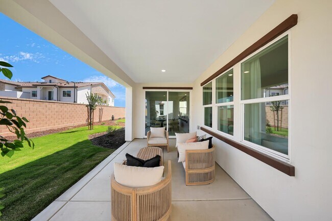 Building Photo - 2162 W Solo Wy