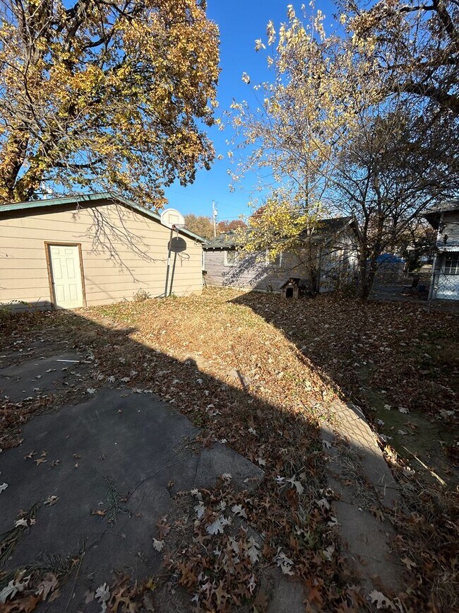 Building Photo - Very Nice 2BR/1BA House - Just Refreshed!