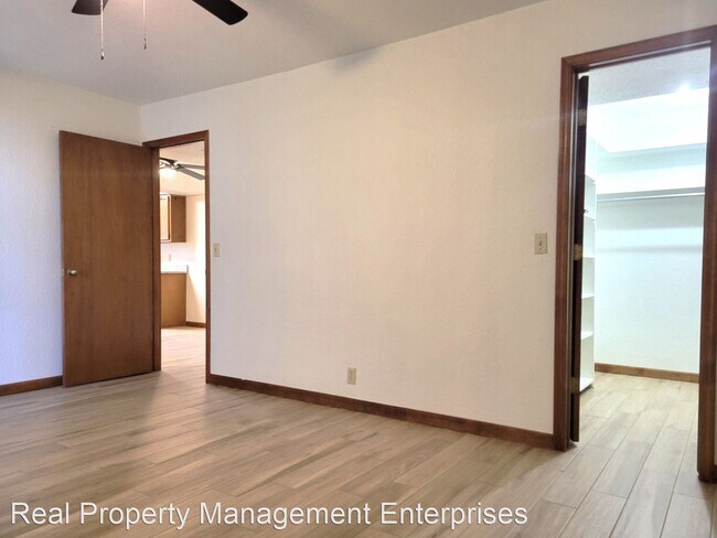 Building Photo - 1 br, 1 bath House - 11407 Springhollow Rd...