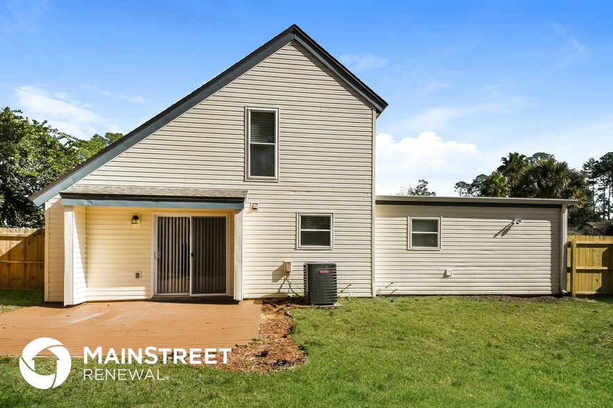 Building Photo - 10258 Lake Pines Rd