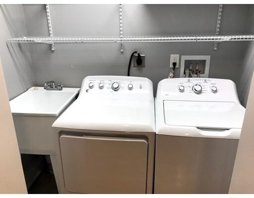 Building Photo - 111 Grovers Ave