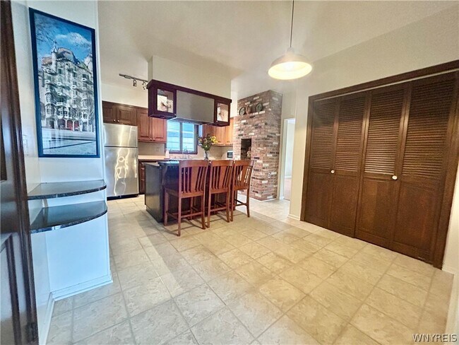 Building Photo - 40 Oakland Pl