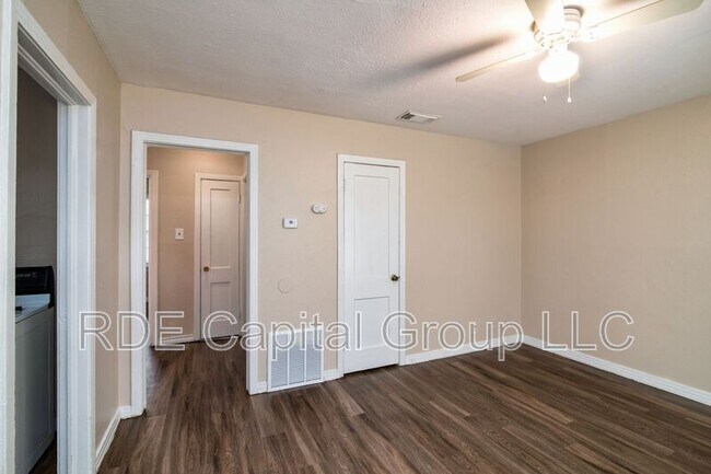 Building Photo - 6163 Brocks Ln