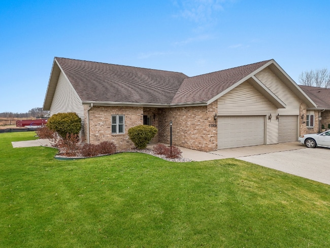 Building Photo - 2700 Saffron Pl