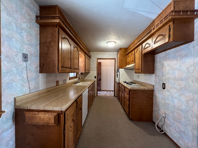 Building Photo - 7412 Warren W