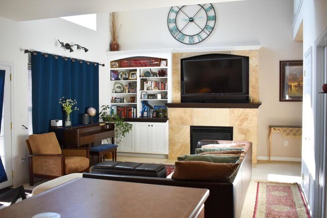 Building Photo - 14 Pierce St.