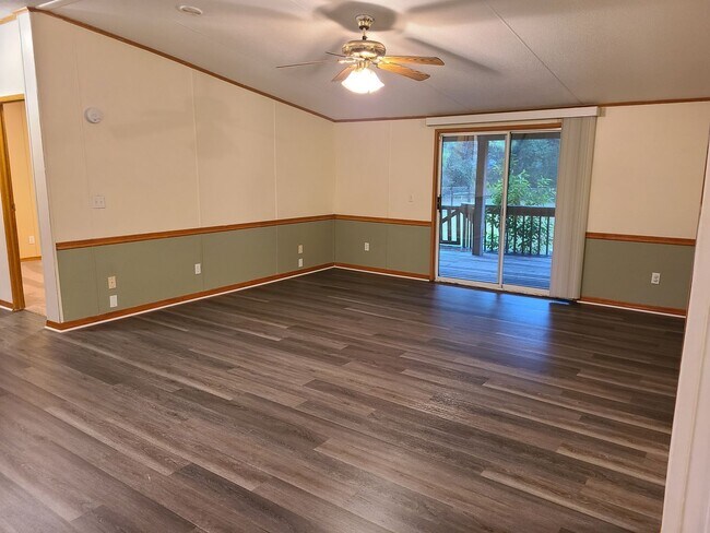 Building Photo - 10501 SW State Rd 45