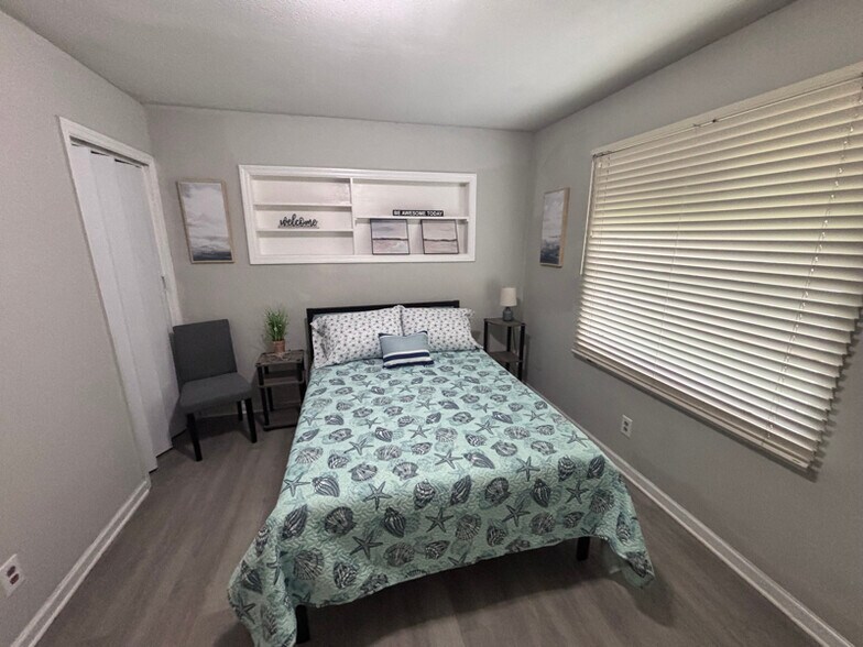 Building Photo - 7567 Strato Rd