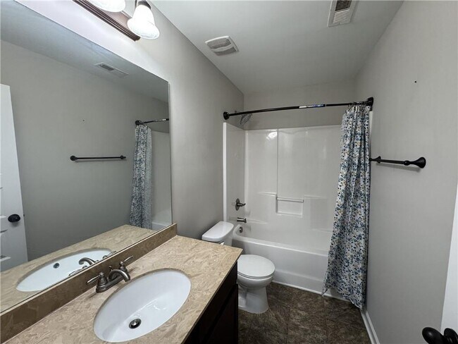 Building Photo - 6135 Stillwood Ln