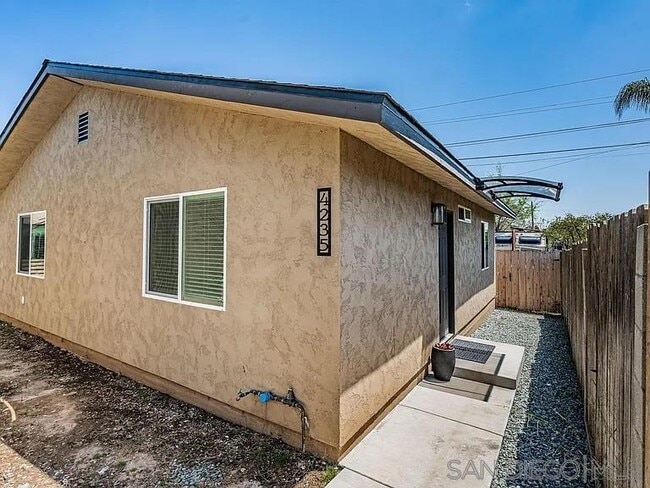 Building Photo - 4235 Pepper Dr