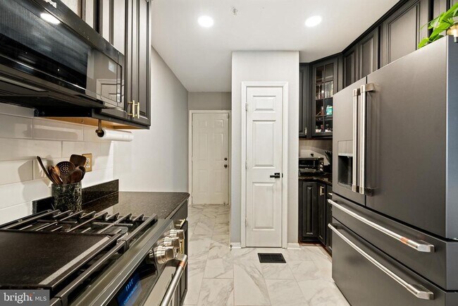 Building Photo - 12906 Fair Briar Ln