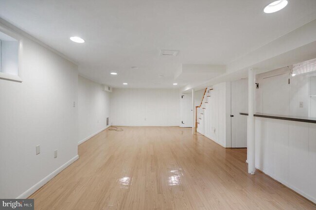 Building Photo - 3111 N Thomas St
