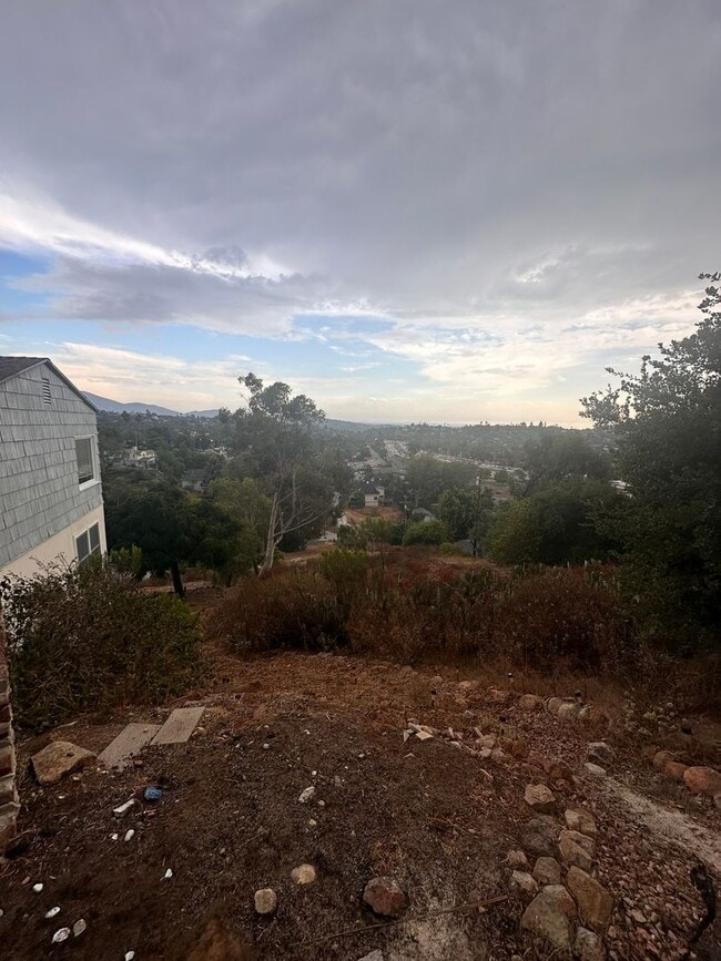 Building Photo - Mt Helix - Beautiful 3 bedroom 1.5 bathroom