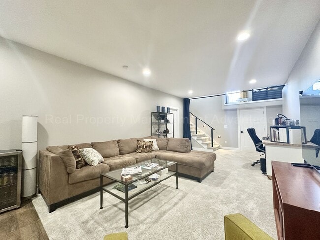 Building Photo - Rare Clawson Ranch – Fully Updated, Open C...