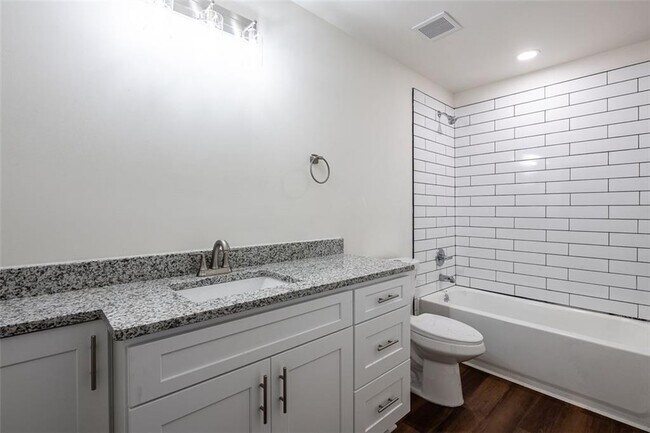 Building Photo - 452 Paines Ave NW