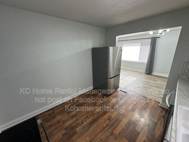 Building Photo - 2010 Bunker Ave