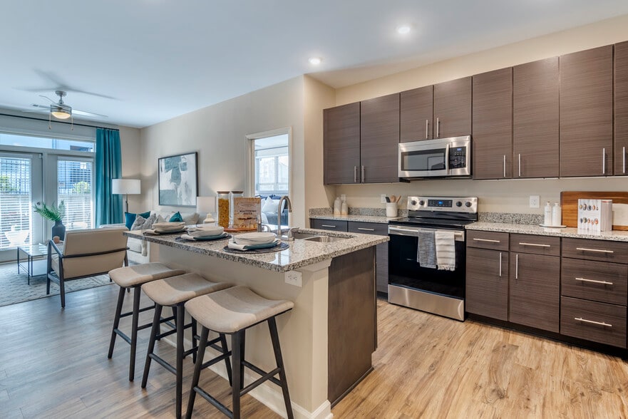 Building Photo - Willows at the University