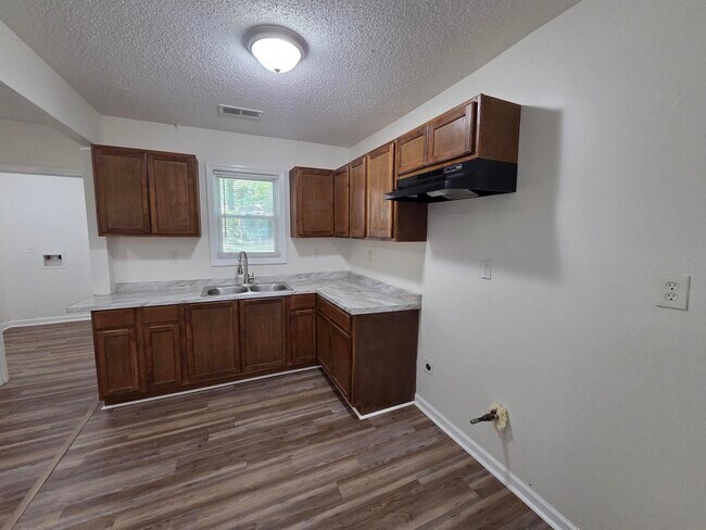 Building Photo - 1495 Alta Vista Ave