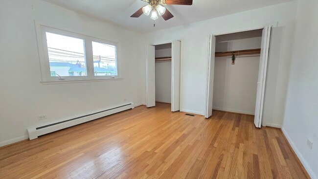 Building Photo - 5472 W Higgins Ave