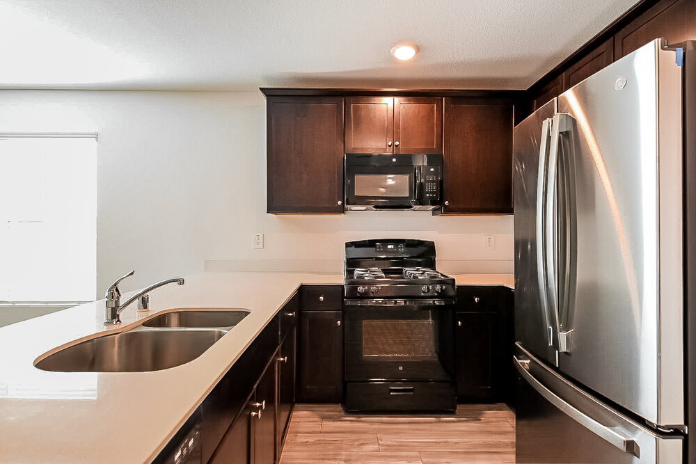 Building Photo - 1040 Crestview Dr