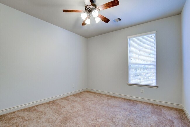 Building Photo - 30 Daffodil Meadow Pl
