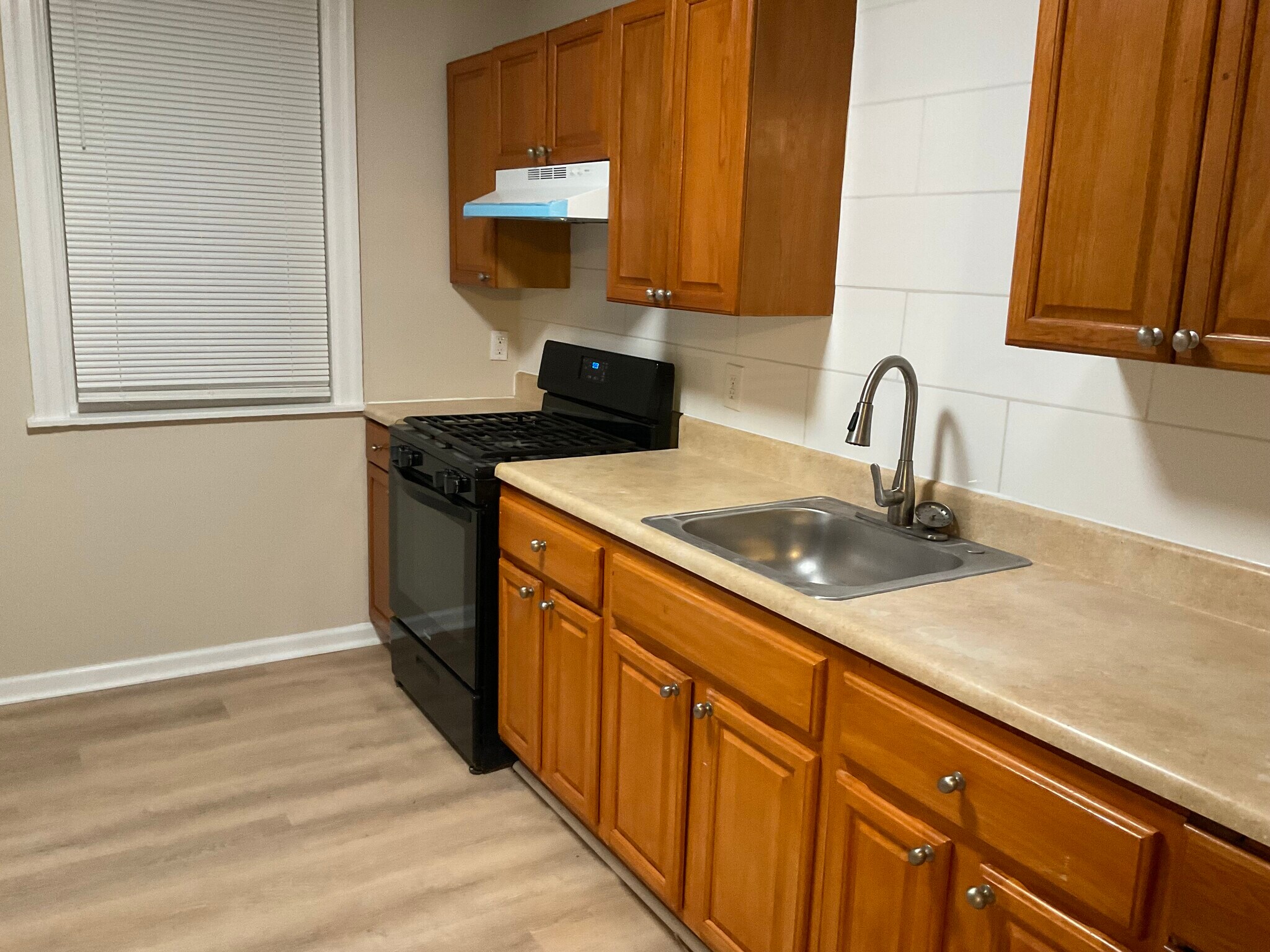 Building Photo - 1542 S 55th St