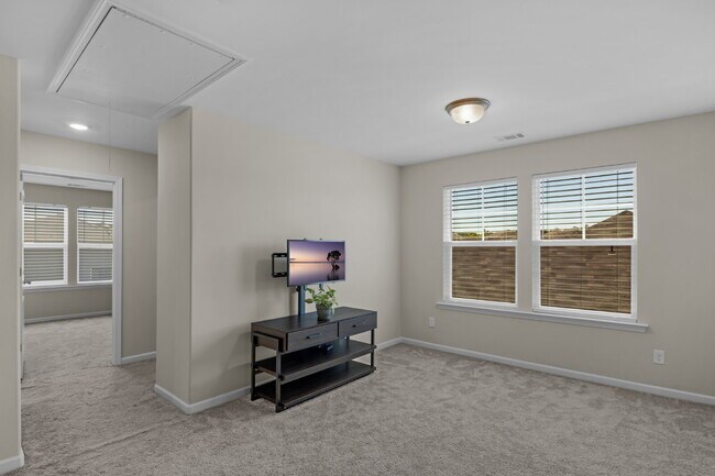 Building Photo - Fantastic home in Bradley Park.