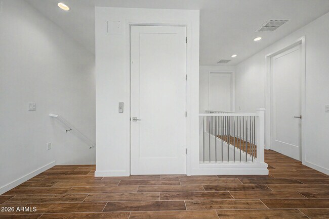 Building Photo - 11673 N 136th St